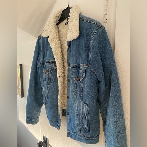 Brandy Melville Denim Jacket Sherpa Lining One Size - Picture 3 of 6